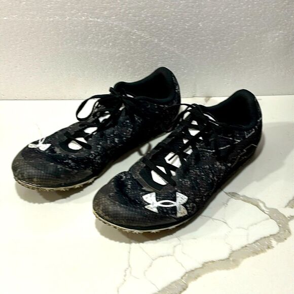 Under Armour | Men’s Brigade XC Black Spikeless Track Shoes - Picture 1 of 10